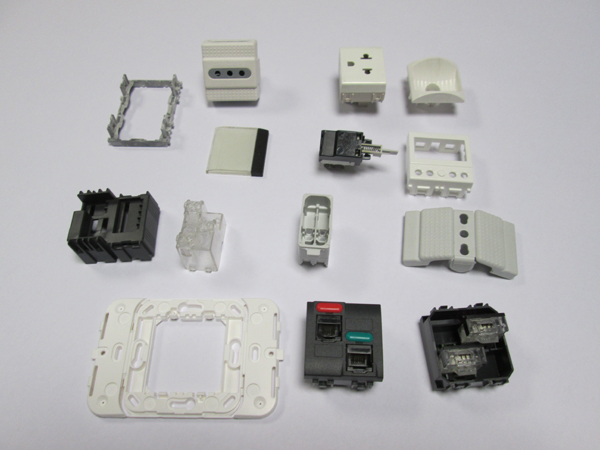 stampaggio plastica industriale componenti