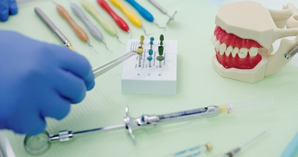 orthodontic-device-plastic-molding